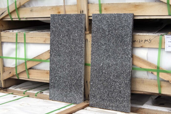 Плитка гранитная G654 Сезам Блэк (Sesame Black) 600x300x18 мм полированная — изображение 3