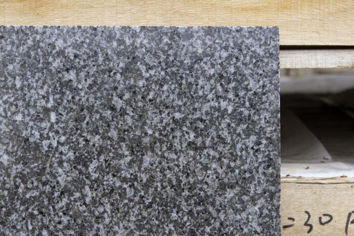 Плитка гранитная G654 Сезам Блэк (Sesame Black) 600x300x18 мм полированная — изображение 4