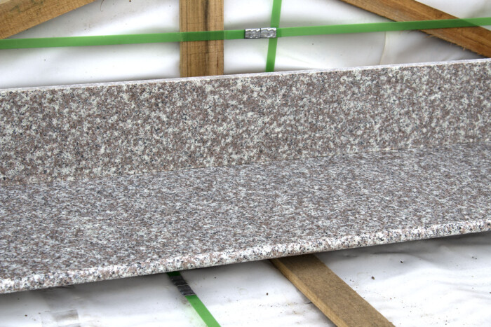 Ступени гранитные G664 BainBrook Brown 1500x350x20 мм полированные — изображение 2
