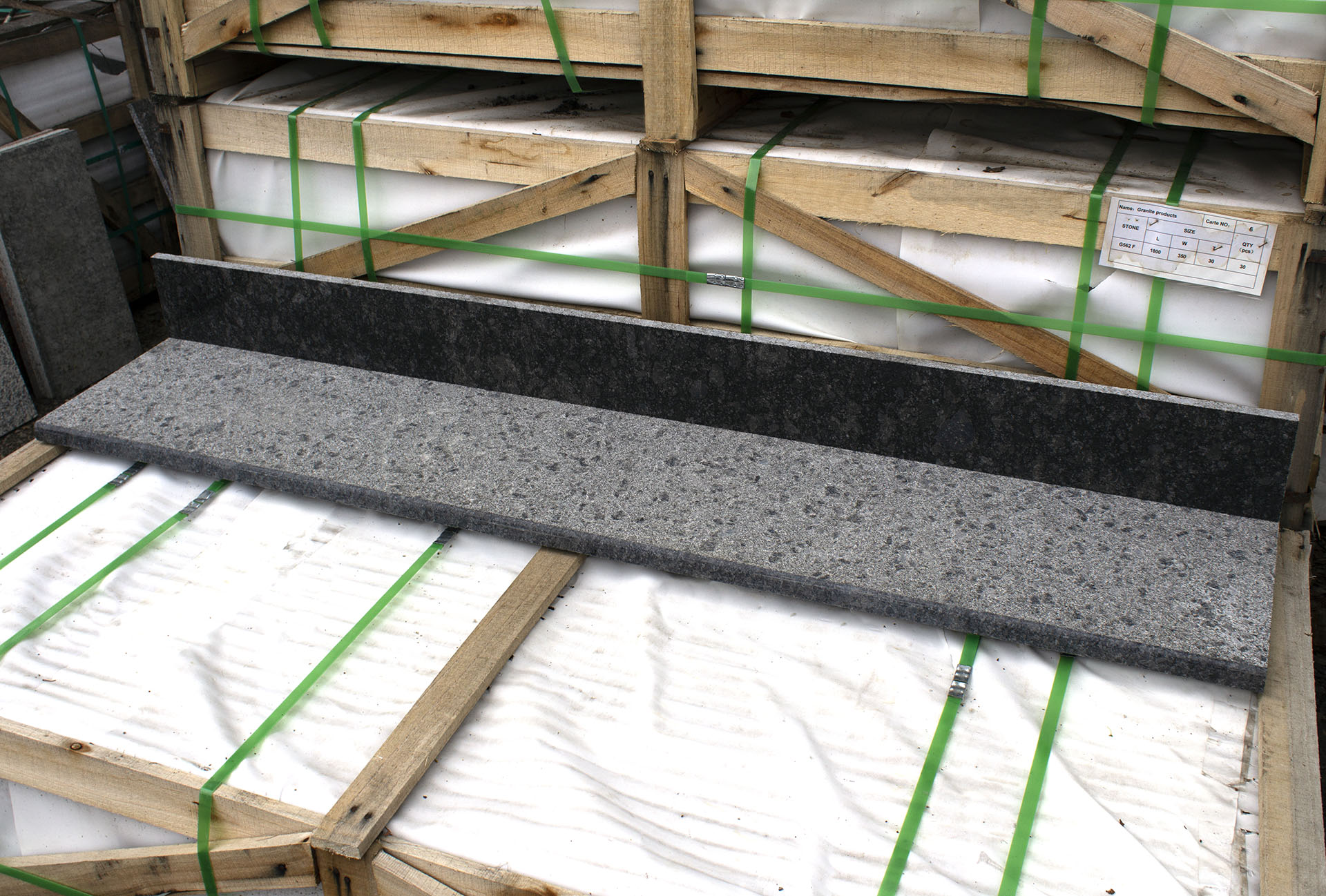 SG_1800x350x30F_1 Гранитные ступени Steel Grey 1800x350x30 мм термообработка — изображение 1