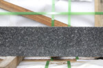 Подступенок гранитный G654 Sesame Black 1800x150x20 мм полированный — изображение 3
