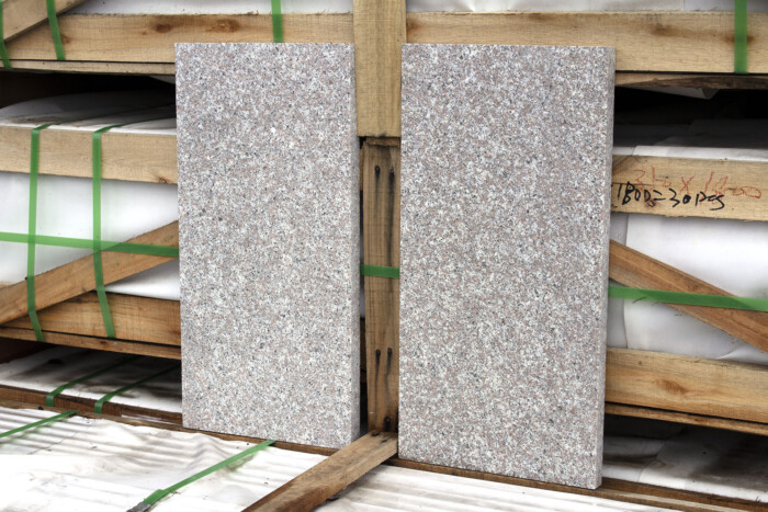 Гранитная плитка G664 Bainbrook Brown 600x300x30 мм термообработанная — изображение 4